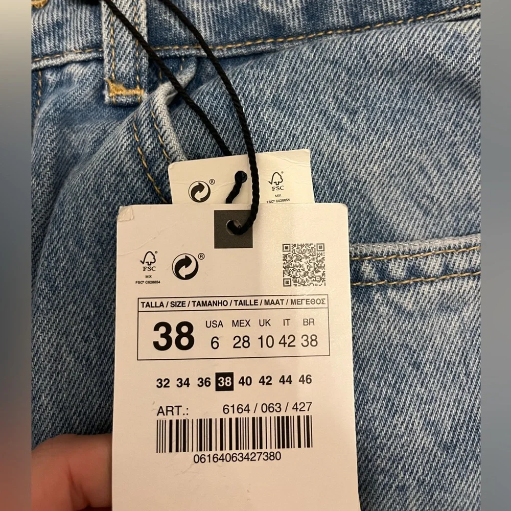 Brand New Zara Jeans - Picture 2 of 3